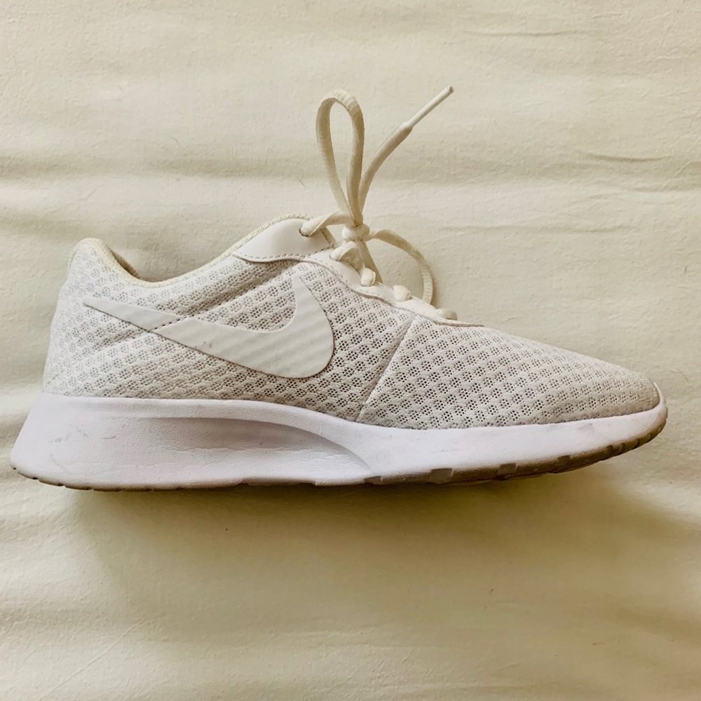 NIKE Tanjun